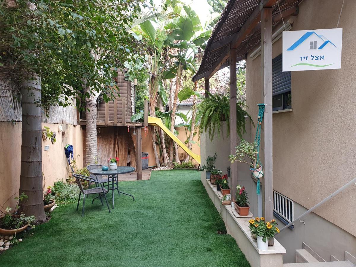אצל זיו Ramat Gan Exterior foto