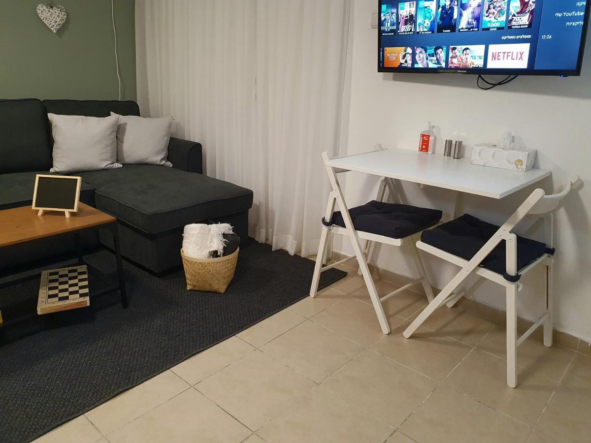 אצל זיו Ramat Gan Exterior foto